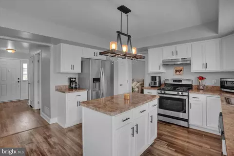 Kitchen - 33 Solvay Dr, Reading, PA 19605 photo 3 of 3