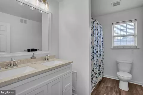 Entry Way - 33 Solvay Dr, Reading, PA 19605 photo 5 of 6