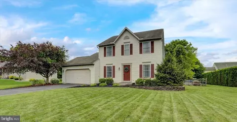 416 Golden Dr, Blandon, PA 19510