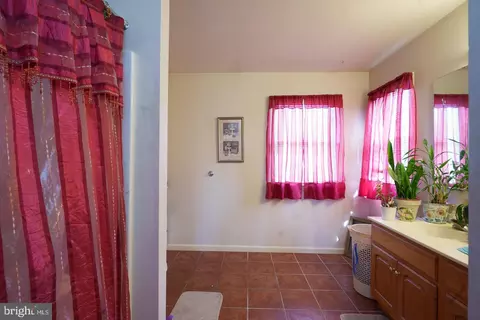 Bath - 509 Martins Rd, Reading, PA 19608 photo 1 of 2