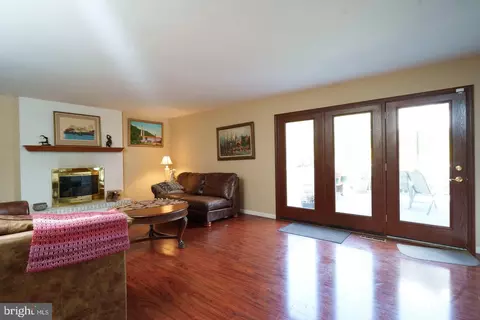 Living - 509 Martins Rd, Reading, PA 19608 photo 3 of 3
