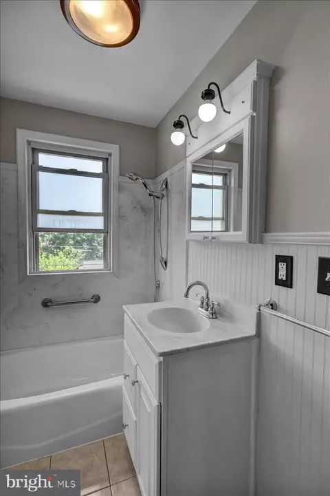 Bath - 1624 Gregg Ave, Reading, PA 19607 photo 2 of 2