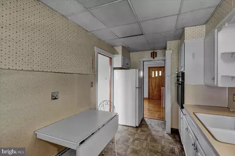 Entry Way - 1624 Gregg Ave, Reading, PA 19607 photo 1 of 1