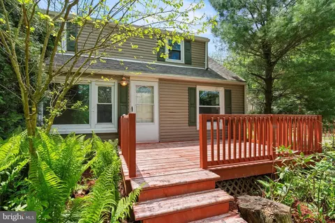 86 Center Rd, Mohrsville, PA 19541