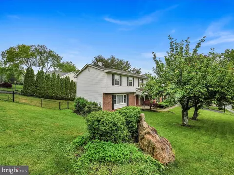 Exterior - 67 Hearthstone Dr, Reading, PA 19606 photo 3 of 7