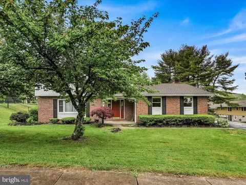 67 Hearthstone Dr, Reading, PA 19606