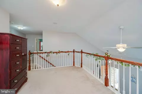 Entry Way - 7 Brassie Cir, Reading, PA 19607 photo 9 of 12