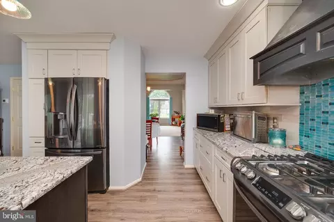 Entry Way - 7 Brassie Cir, Reading, PA 19607 photo 6 of 12