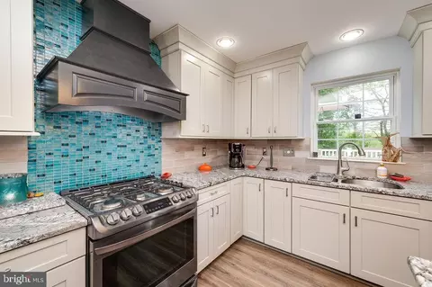 Kitchen - 7 Brassie Cir, Reading, PA 19607 photo 7 of 8