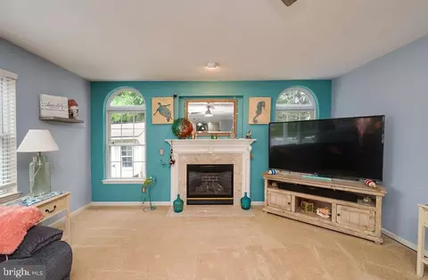 Living - 7 Brassie Cir, Reading, PA 19607 photo 3 of 4
