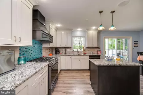 Kitchen - 7 Brassie Cir, Reading, PA 19607 photo 6 of 8