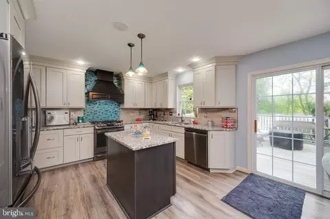 Kitchen - 7 Brassie Cir, Reading, PA 19607 photo 2 of 8
