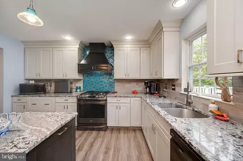 Kitchen - 7 Brassie Cir, Reading, PA 19607 photo 5 of 8