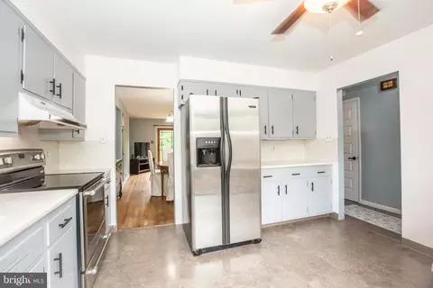 39 Tee Cir, Reading, PA 19607 photo 6