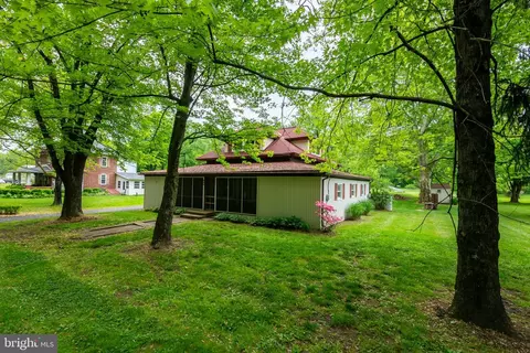 593 Mohrsville Rd, Shoemakersville, PA 19555