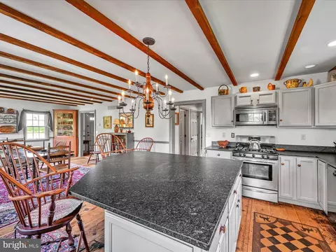 Kitchen - 6 Cricket Slope Dr, Oley, PA 19547 photo 4 of 4