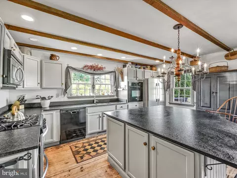 Kitchen - 6 Cricket Slope Dr, Oley, PA 19547 photo 2 of 4