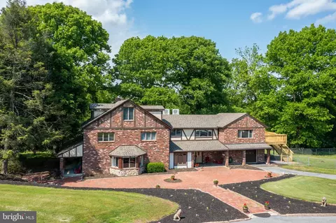 166 Heidel Rd, Robesonia, PA 19551