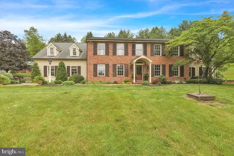 445 Reiff Rd, Oley, PA 19547