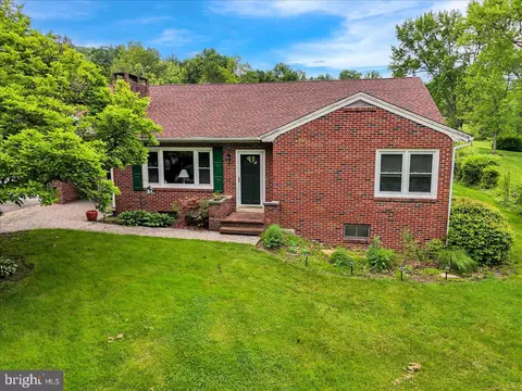 5160 Oley Turnpike Rd, Reading, PA 19606 photo 2