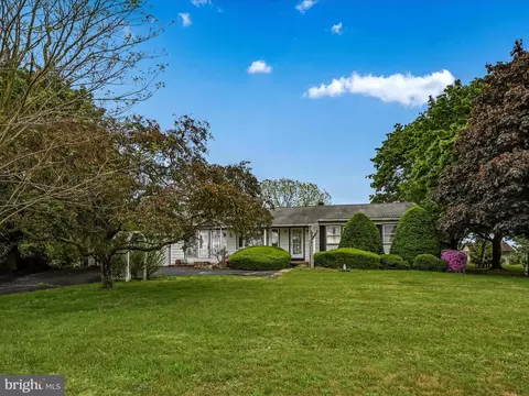 1373 Trolley Rd, Mohrsville, PA 19541