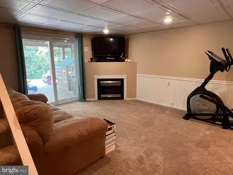 Living - 7 Ravens Ct, Reading, PA 19606 photo 2 of 2