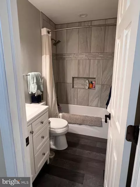 Bath - 7 Ravens Ct, Reading, PA 19606 photo 1 of 4