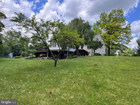 Exterior - 7 Ravens Ct, Reading, PA 19606 photo 10 of 15