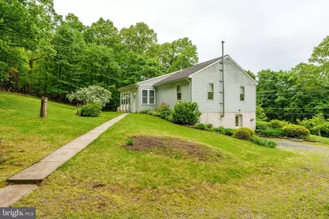 Exterior - 401 Freemansville Rd, Reading, PA 19607 photo 9 of 13