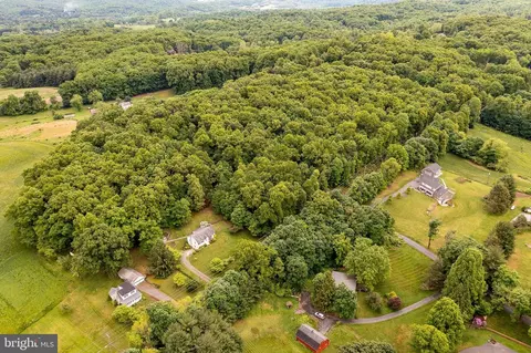 401 Freemansville Rd, Reading, PA 19607
