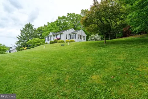 Exterior - 401 Freemansville Rd, Reading, PA 19607 photo 2 of 13