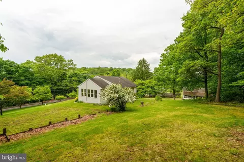 Exterior - 401 Freemansville Rd, Reading, PA 19607 photo 11 of 13