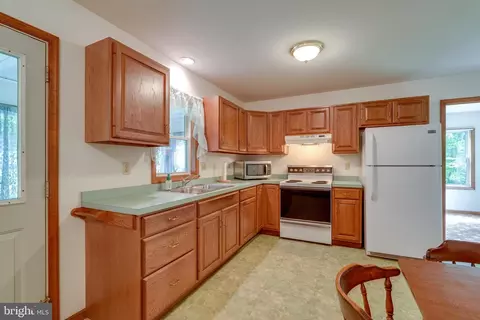 Kitchen - 401 Freemansville Rd, Reading, PA 19607 photo 2 of 3