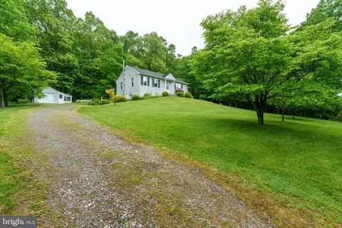 Exterior - 401 Freemansville Rd, Reading, PA 19607 photo 6 of 13