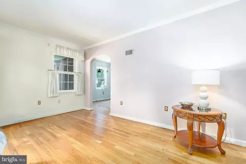Living - 131 Lester Ave, Shillington, PA 19607 photo 3 of 6