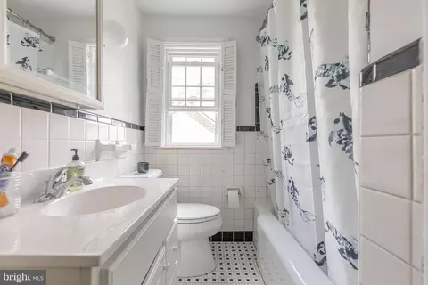 Bath - 131 Lester Ave, Shillington, PA 19607 photo 1 of 1