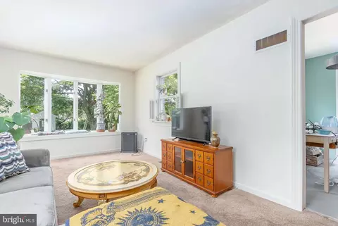 Living - 131 Lester Ave, Shillington, PA 19607 photo 5 of 6
