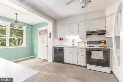 Kitchen - 131 Lester Ave, Shillington, PA 19607 photo 1 of 3