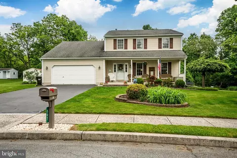 507 Meadowcrest Ln, Douglassville, PA 19518