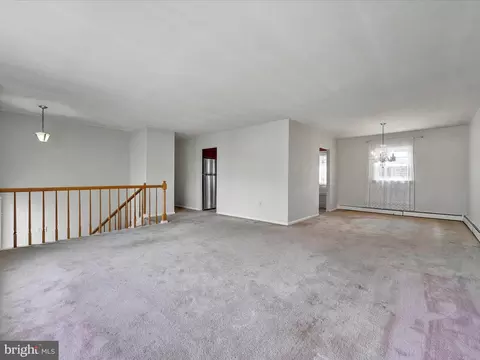 Living - 509 Weidman Ave, Sinking Spring, PA 19608 photo 2 of 5