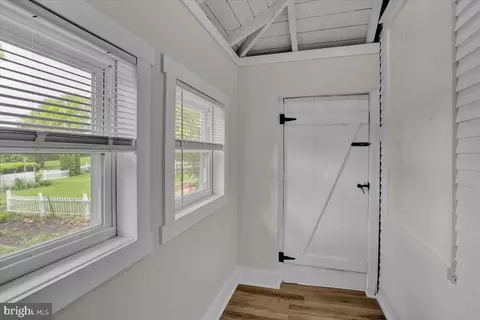 Entry Way - 712 Oley St, Reading, PA 19610 photo 3 of 4