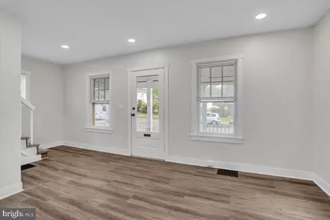 Living - 712 Oley St, Reading, PA 19610 photo 1 of 1