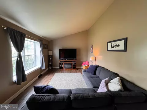 4232 Danor Dr, Reading, PA 19605 photo 3