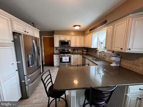 4232 Danor Dr, Reading, PA 19605 photo 5