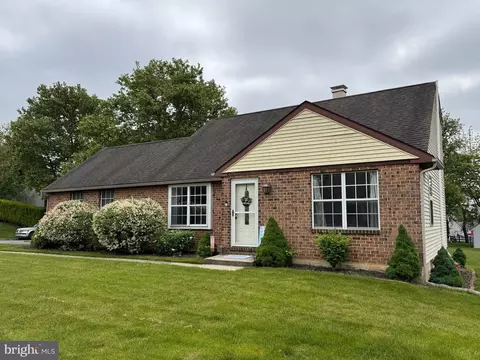4232 Danor Dr, Reading, PA 19605 photo 2