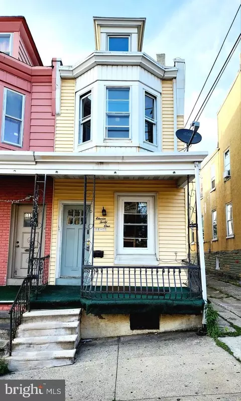1141 Robeson St, Reading, PA 19604