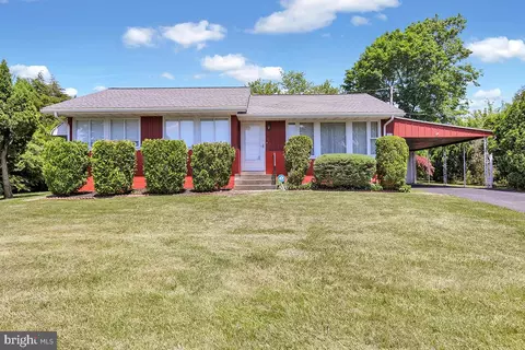 112 Center Ln, Reading, PA 19606