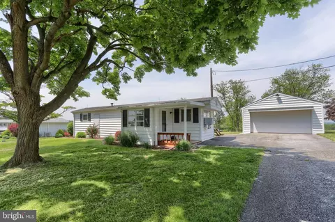 2471 Brownsville Rd, Robesonia, PA 19551