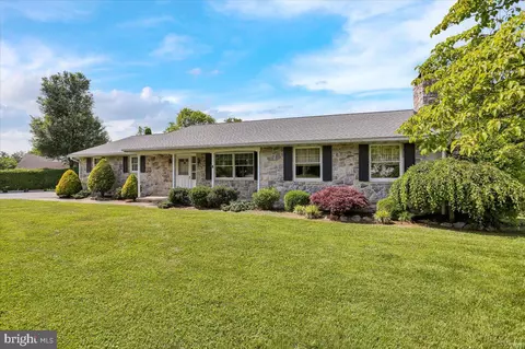 5503 N Fairway Dr, Reading, PA 19606