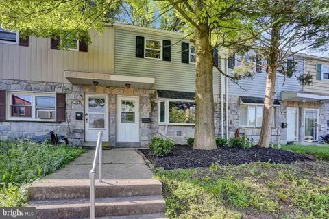 108 W Jackson St, Fleetwood, PA 19522